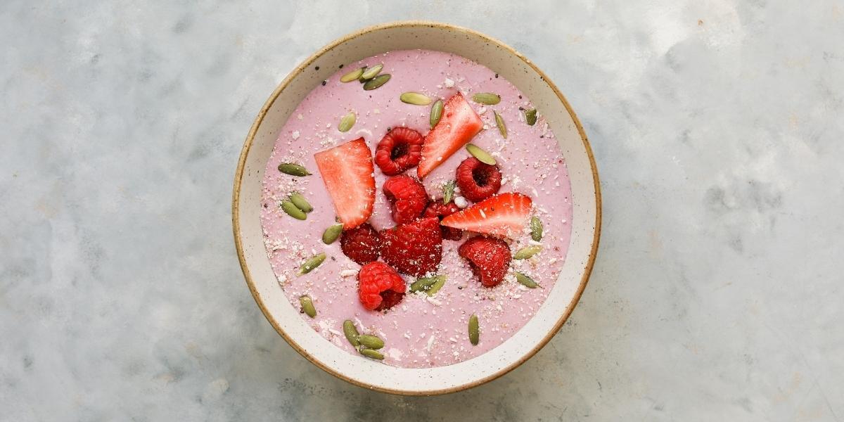 Summer berry smoothie bowl